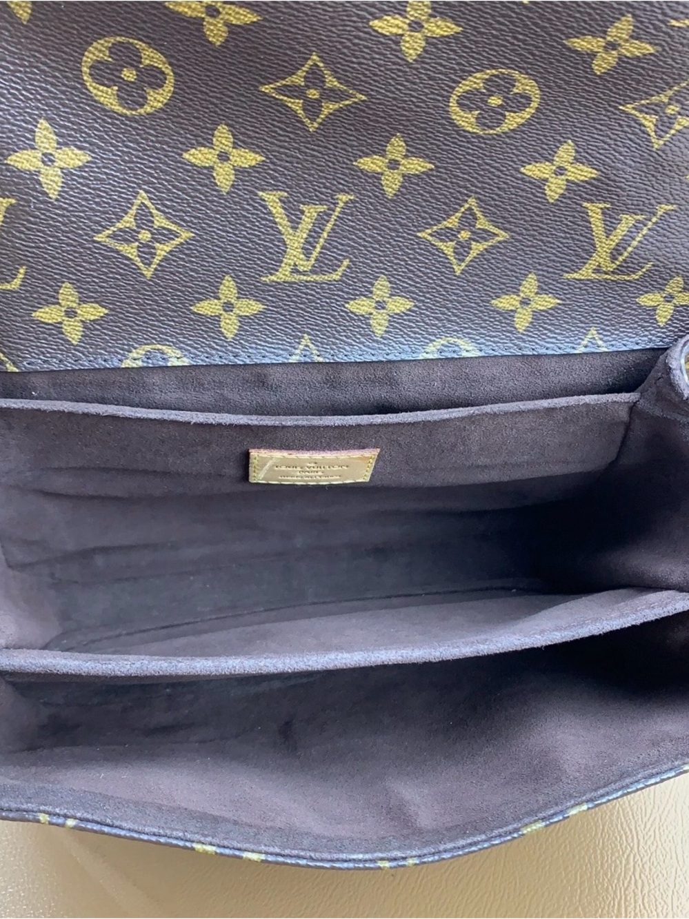 Authentic Louis Vuitton Pochette Métis in Classic Monogram Canvas DR4186 - Picture 13 of 16